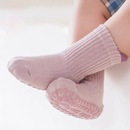 3 Paar Anti-Rutsch Baby-Socken aus Baumwolle mit Gummigriff (0-6 Jahre)